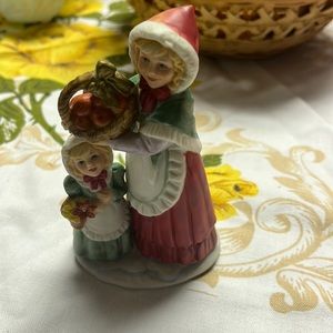 HOMCO 5554 mother daughter holding basket of apples